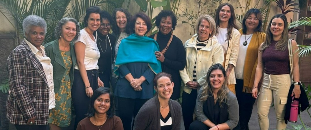 Grupo de meditação com Monica Martins